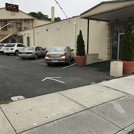 Waterbury Big Apple Motel Bagian luar foto