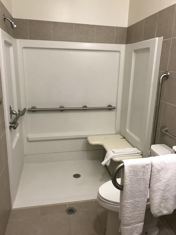 Waterbury Big Apple Motel Bagian luar foto