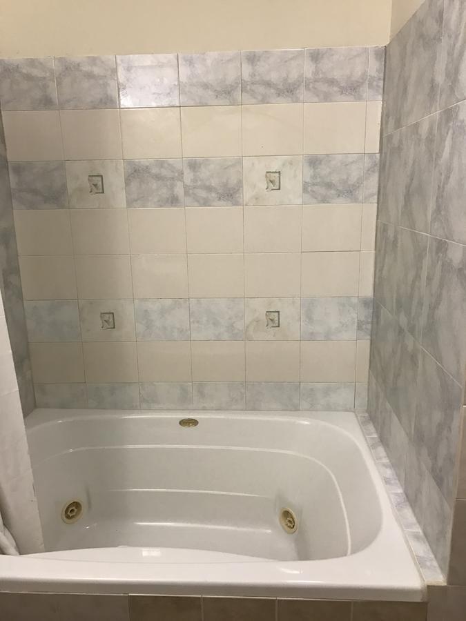 Waterbury Big Apple Motel Bagian luar foto
