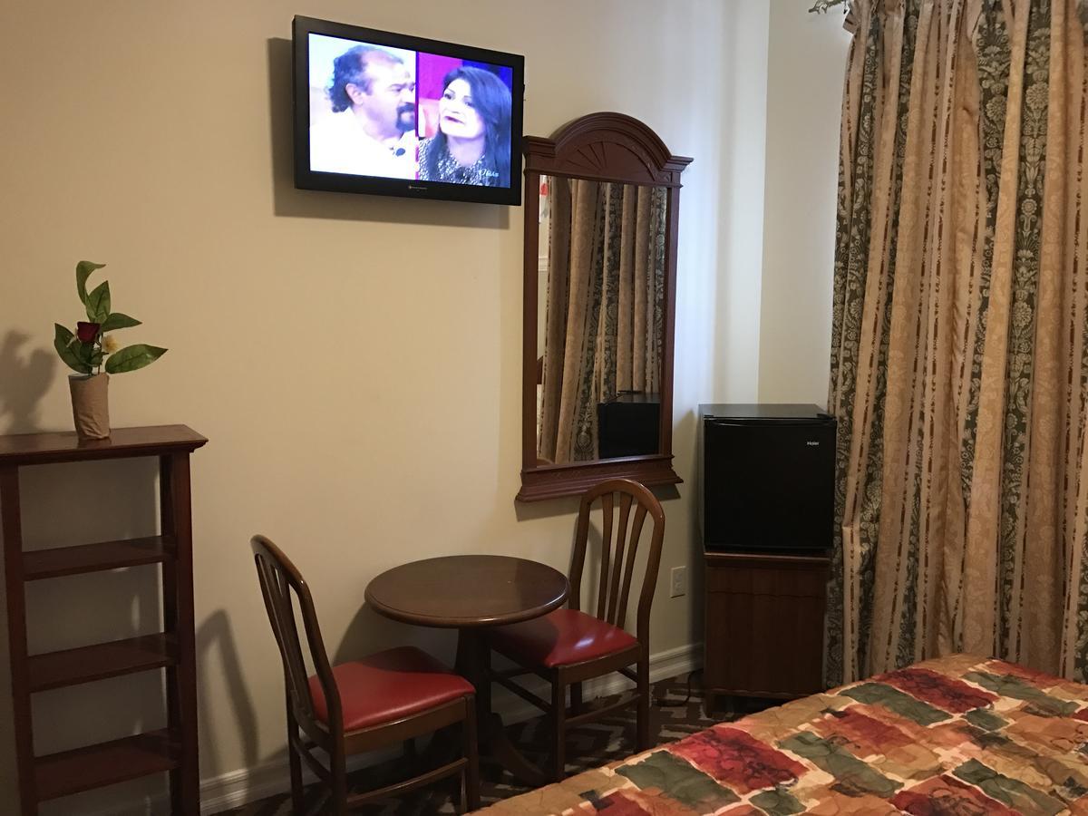 Waterbury Big Apple Motel Bagian luar foto