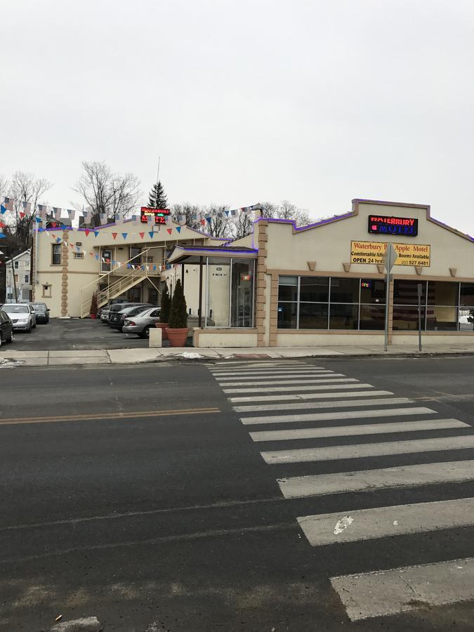 Waterbury Big Apple Motel Bagian luar foto